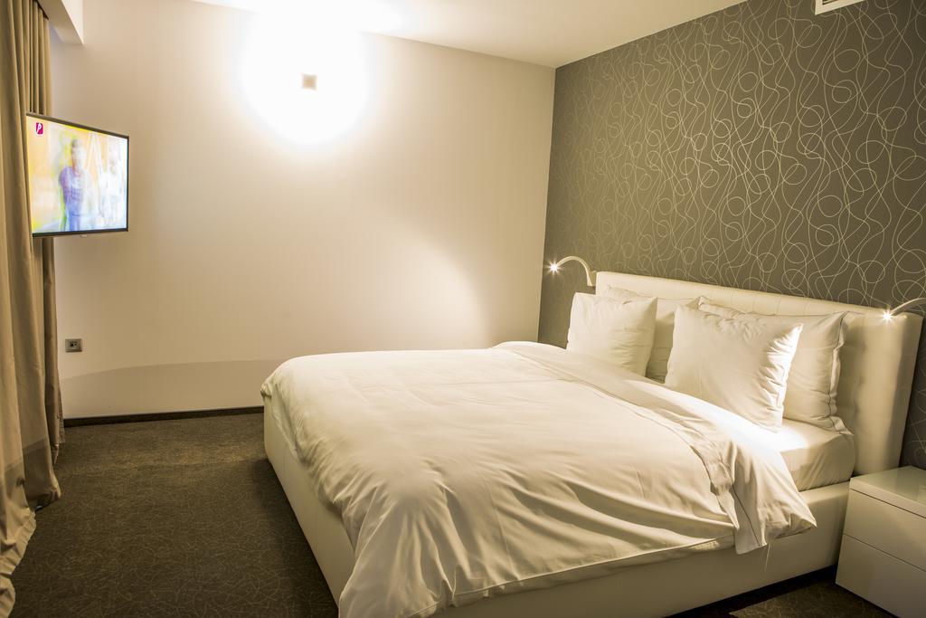 Hotel Tempo Târgu-Mureş Zewnętrze zdjęcie